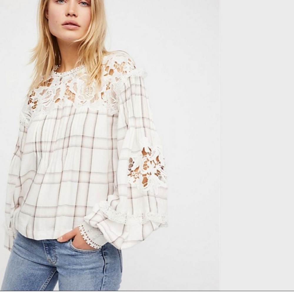 Free People darling Diana top, white floral size XS, oversized (bin C)